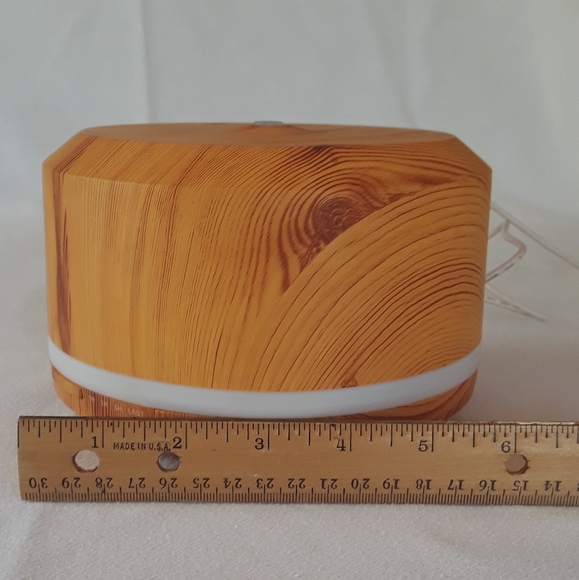 Aroma Diffuser Lamp, wood grain, Lighted, varied colors,adjustable time settings - Picture 9 of 11